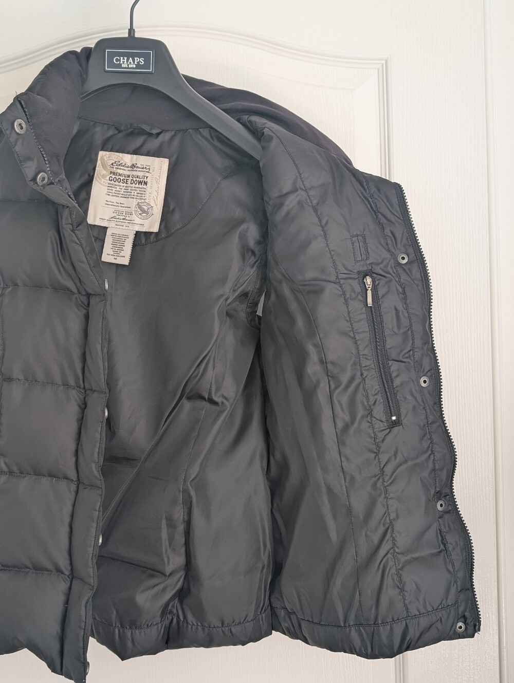 New Eddie Bauer Down Vest - Black -- Size M - Picture 3 of 12